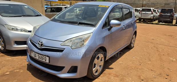 Toyota Ractis 2013 Blue