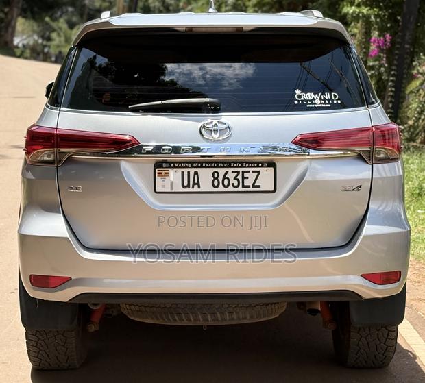 Toyota Fortuner 2.8 D AWD 2015 Silver