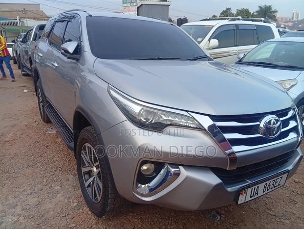 Toyota Fortuner 2.8 D AWD 2015 Silver