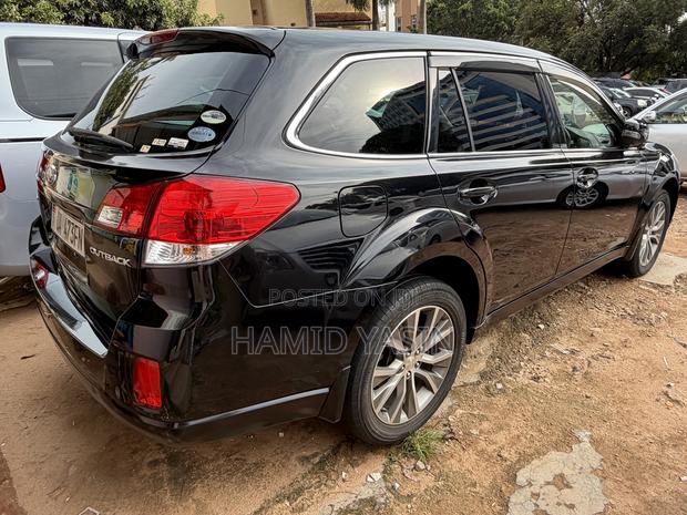Subaru Outback 2011 Black