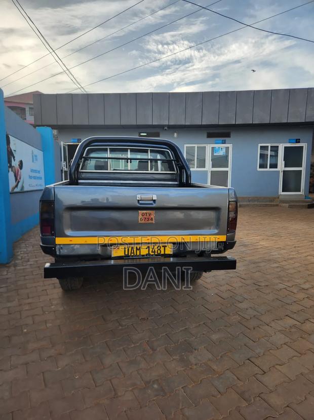 Toyota Hilux 1995 Gray