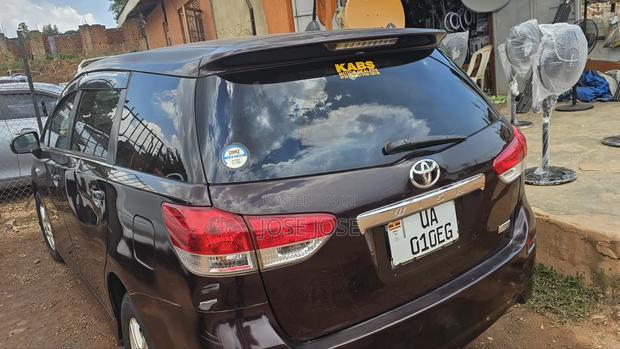 Toyota Wish 2012