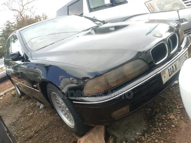 BMW 523i 2002 Black