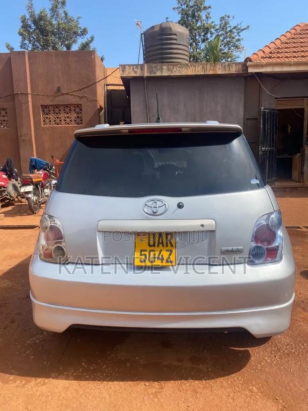 Toyota IST 2005 Silver