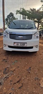 Toyota Noah 2.0 158hp AWD (7 Seater) 2012 White for sale
