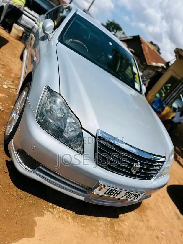 Toyota Crown 2008