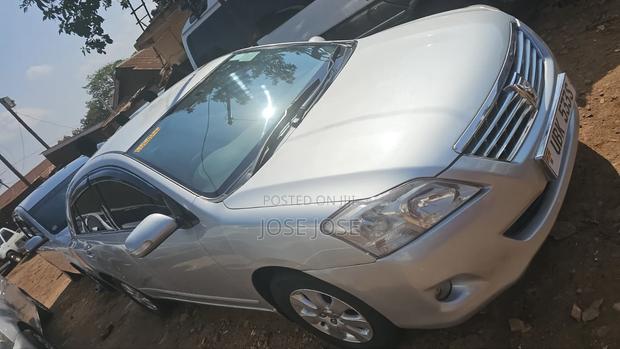 Toyota Premio 2010 Silver
