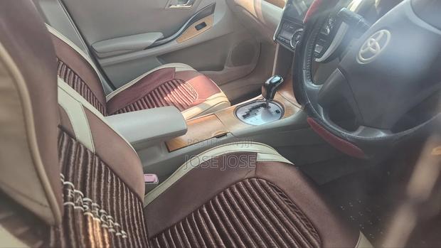 Toyota Premio 2010 Silver