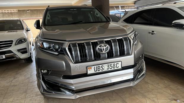 Toyota Land Cruiser Prado 2016 Gray