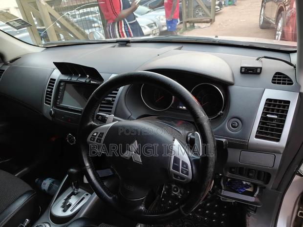Mitsubishi Outlander 2010 Silver