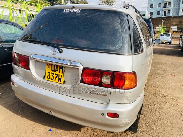 Toyota Ipsum 1999