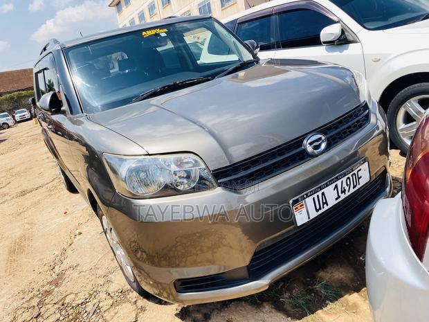 Toyota Corolla Rumion Hatchback 1.5 FWD 2012
