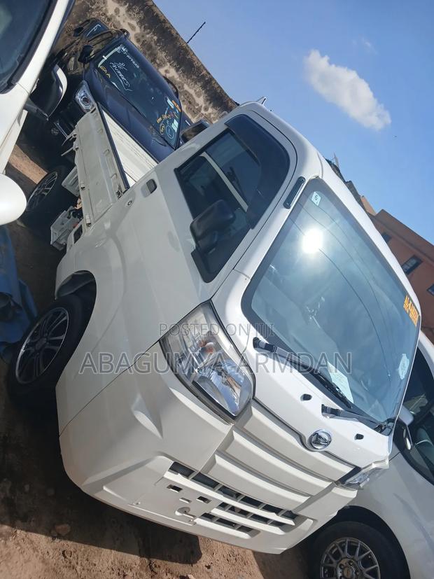 Toyota Dyna 2017 White