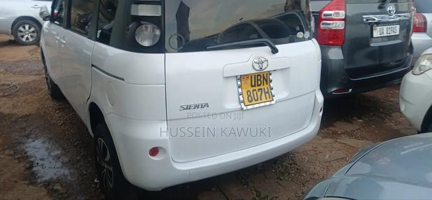 Toyota Sienta 2007 White