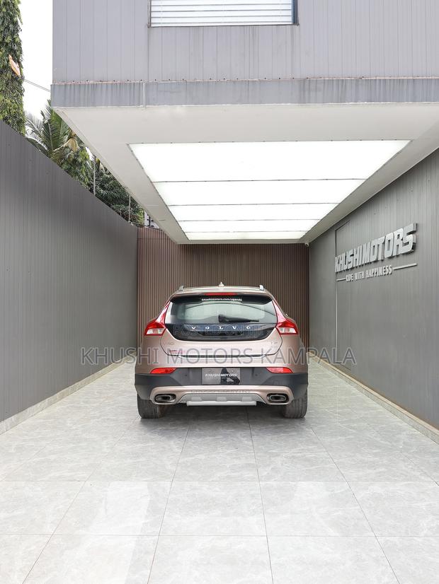 Volvo V40 2013 Brown