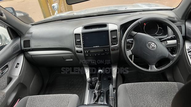 Toyota Land Cruiser Prado 2007 Silver
