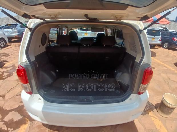 Toyota Corolla Rumion Hatchback 1.5 FWD 2009 White