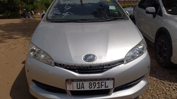 Toyota Wish 2012 Silver