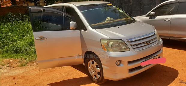Toyota Noah 2025 Silver