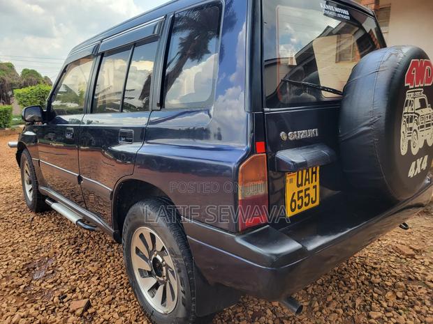 Suzuki Escudo 1995 Blue