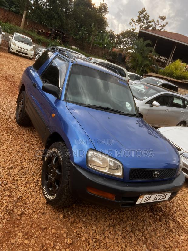 Toyota RAV4 180 2006 Blue