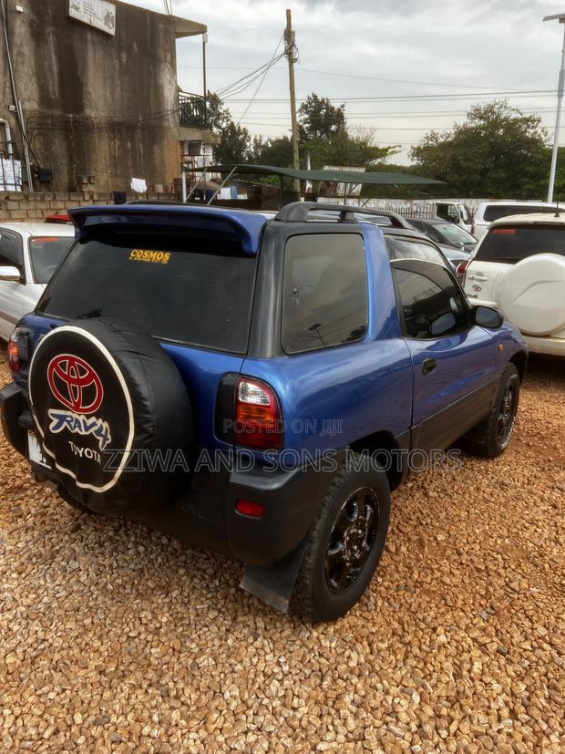 Toyota RAV4 180 2006 Blue