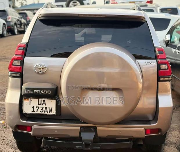 Toyota Land Cruiser Prado 2.8 2021 Silver