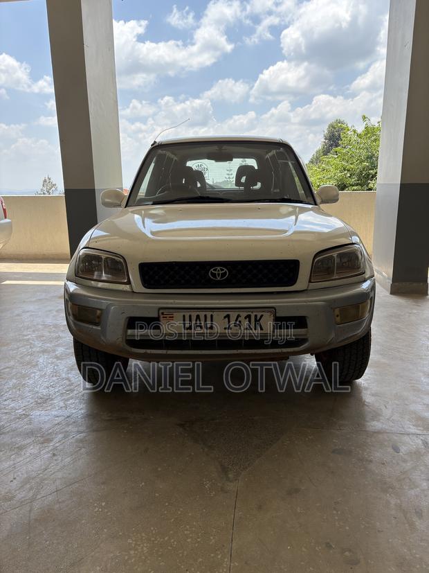 Toyota RAV4 1999 Beige