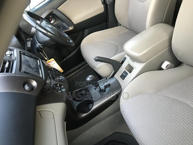 Toyota Vanguard 2009 Gold