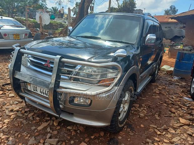 Mitsubishi Pajero 2005 Black