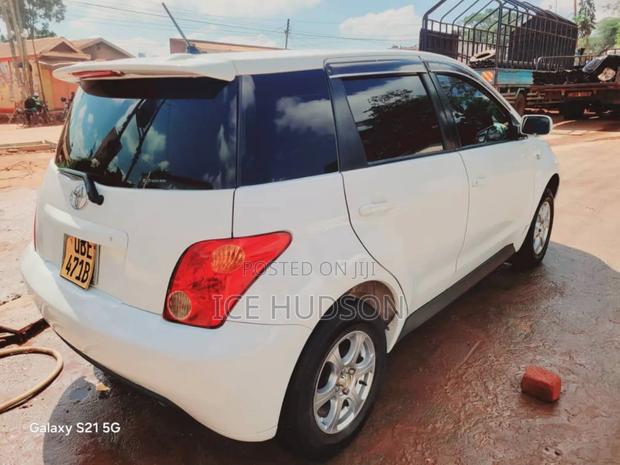 Toyota IST 2005 White