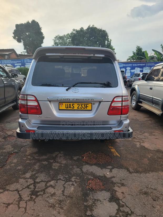 Toyota Land Cruiser 100 4.2 TD Executive 2004 Gray