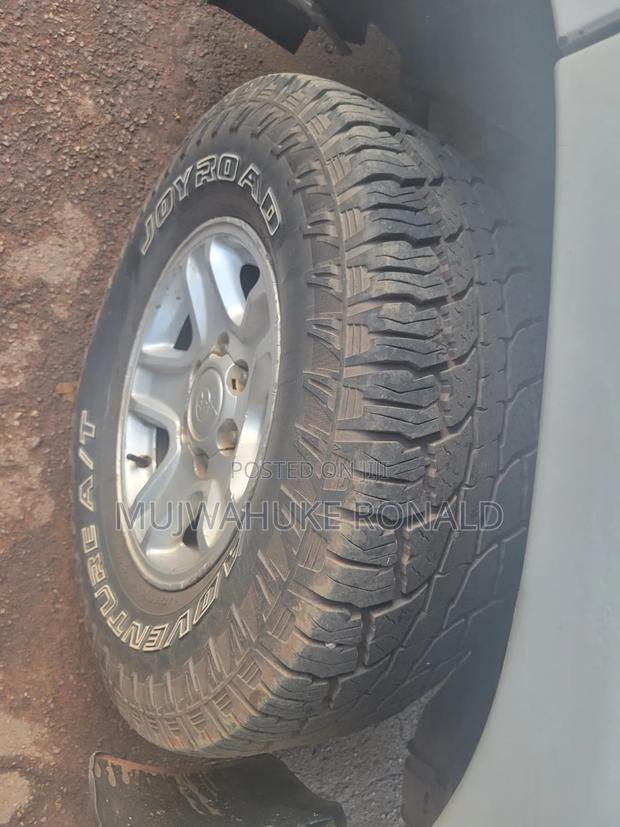 Toyota Land Cruiser 100 4.2 TD Executive 2004 Gray