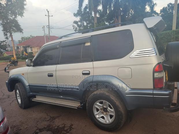 Toyota Land Cruiser Prado 1997 Gray