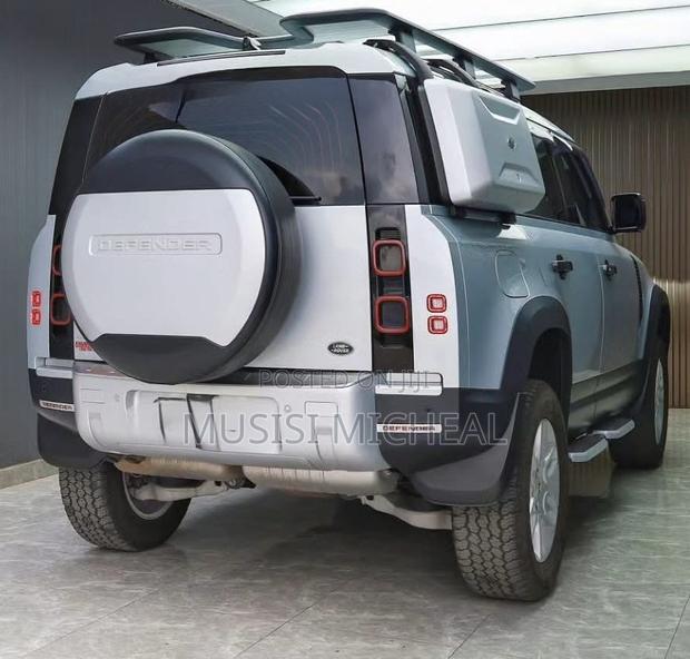 Land Rover Defender First Edition 2021 Silver