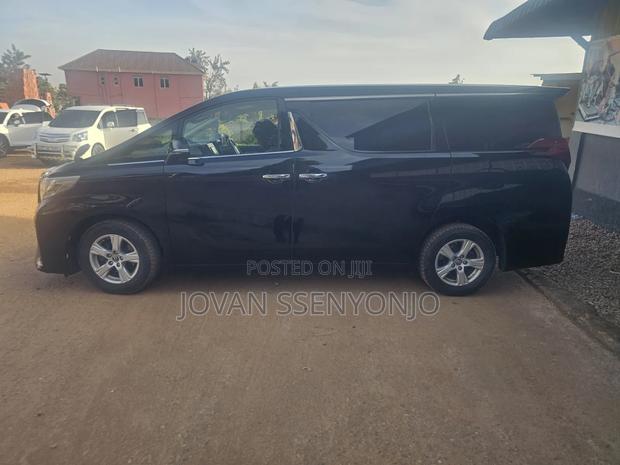 Toyota Alphard 2017 Black