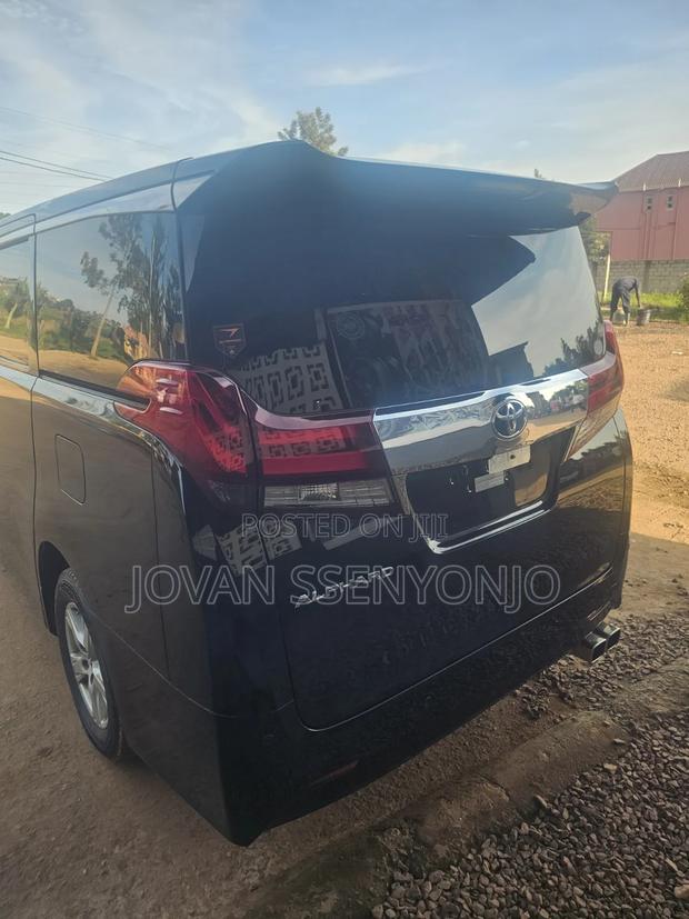 Toyota Alphard 2017 Black