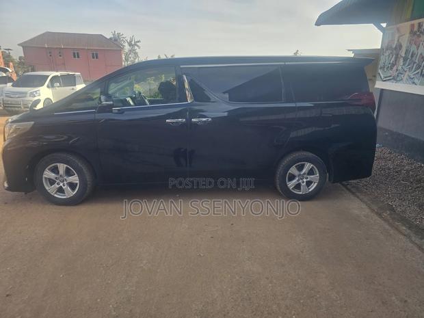 Toyota Alphard 2017 Black