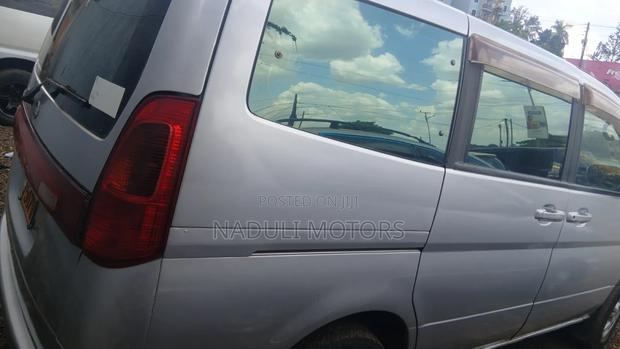 Nissan Serena 2004 Silver