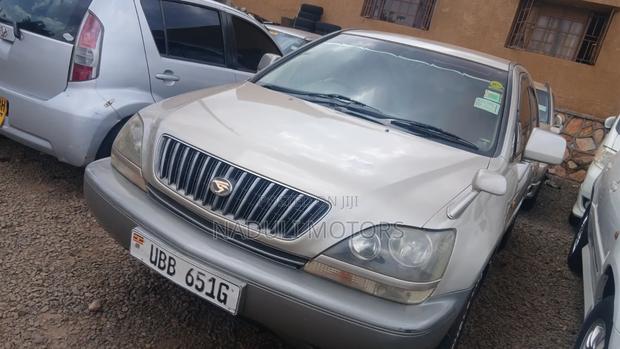 Toyota Harrier 2.2 16V 2001 Silver