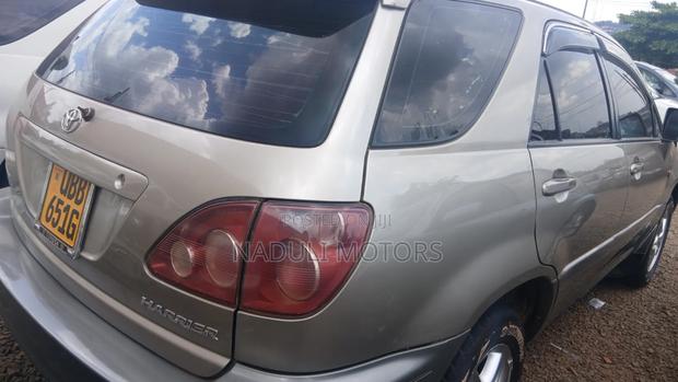 Toyota Harrier 2.2 16V 2001 Silver