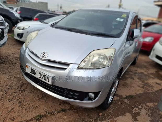 Toyota Passo Sette 1.5 FWD 2009 Silver