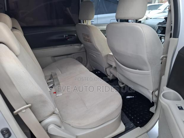 Toyota Passo Sette 1.5 FWD 2009 Silver