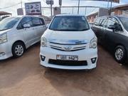 Toyota Noah 2.0 143hp AWD (8 Seater) 2010 White for sale