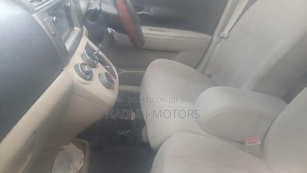 Toyota Passo Sette 2010 Gold