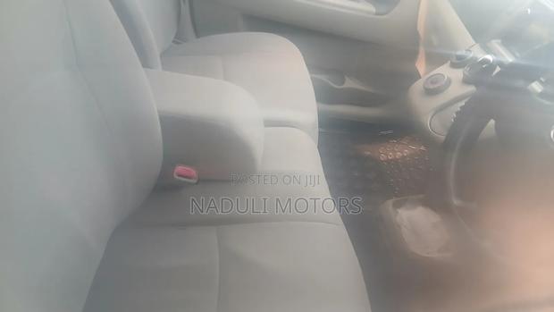 Toyota Passo Sette 2010 Gold