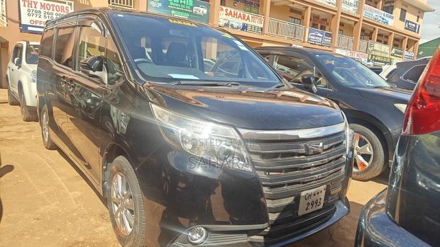 Toyota Noah 2015 Black