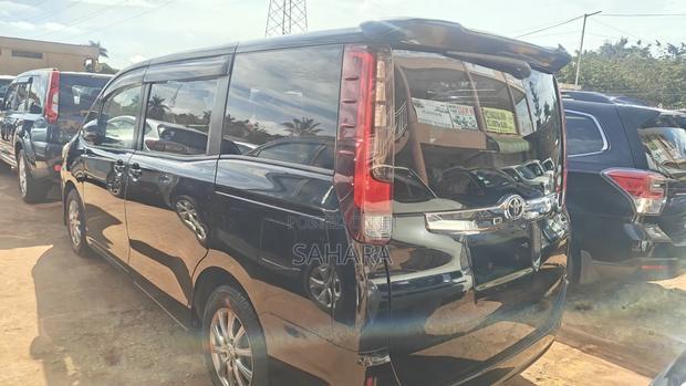 Toyota Noah 2015 Black