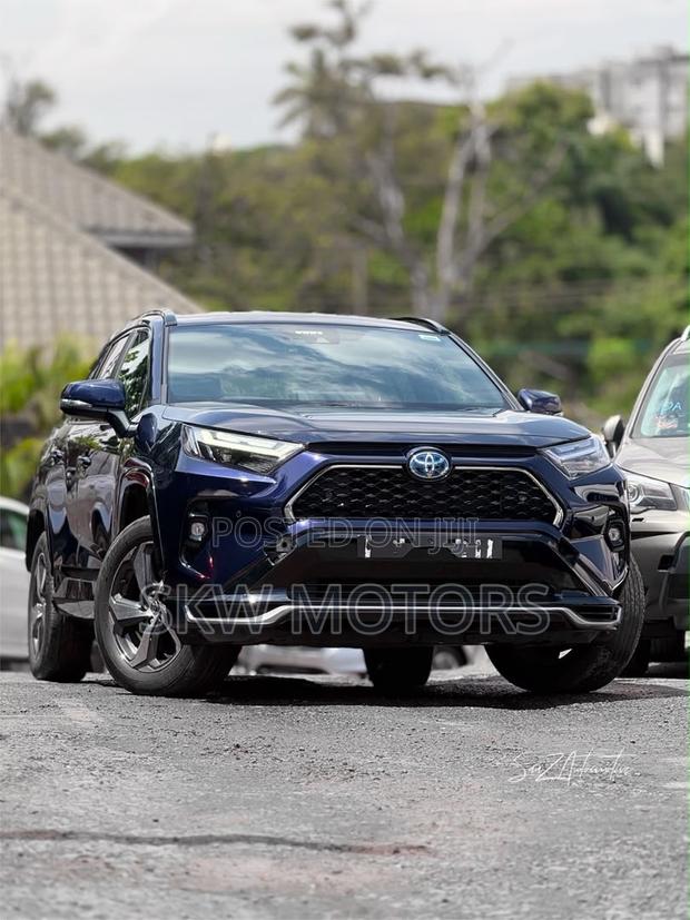 Toyota RAV4 2022 Blue