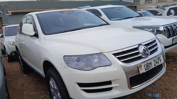 Volkswagen Touareg 2009 White